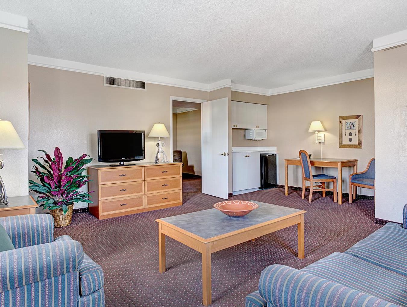 Days Inn By Wyndham Tucson City Center Bagian luar foto