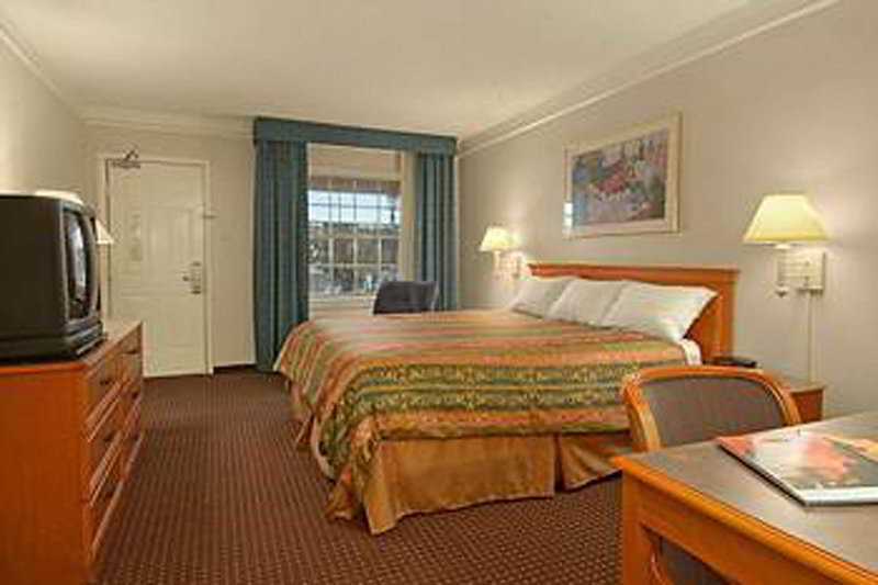 Days Inn By Wyndham Tucson City Center Ruang foto